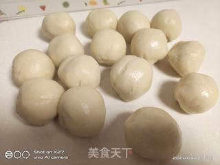精致的蛋黄酥的做法步骤:9