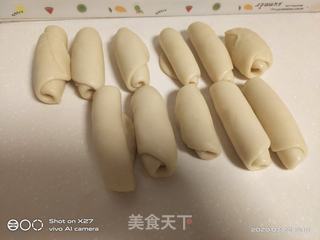 精致的蛋黄酥的做法步骤:11