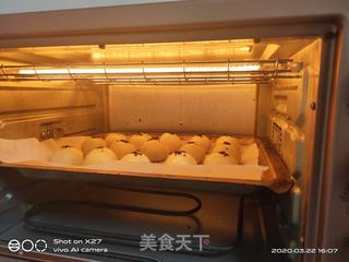 精致的蛋黄酥的做法步骤:19