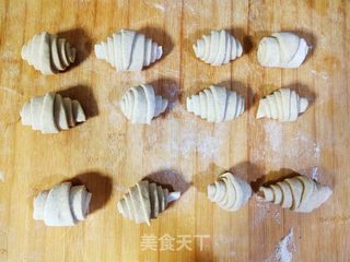 全麦牛角包馒头的做法步骤:11