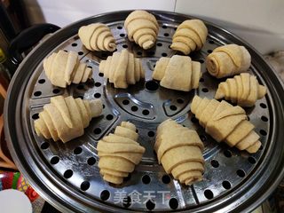 全麦牛角包馒头的做法步骤:12