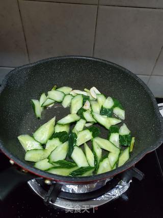 板筋肉炒青瓜的做法步骤:7