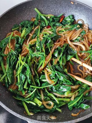 菠菜炒粉条的做法步骤:7
