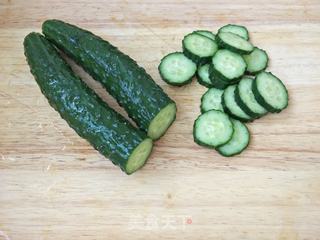 “ 酸辣美食 ”酸辣黄瓜片的做法步骤:2