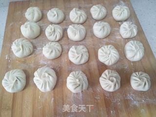 小笼包的做法步骤:9