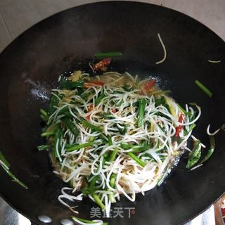 韭菜炒豆芽的做法步骤:10