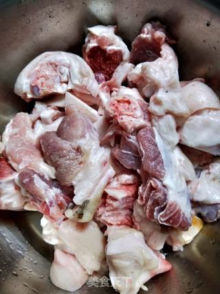 腐乳花生烧猪手的做法步骤:2