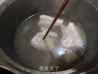 蒜泥白切肉的做法步骤:2