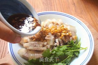 蒜泥白切肉的做法步骤:6