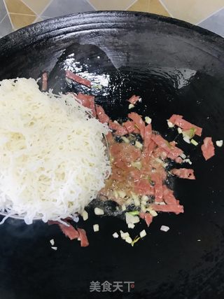 炒米粉的做法步骤：6