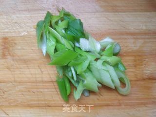 菠菜木耳炒鸡蛋的做法步骤:2