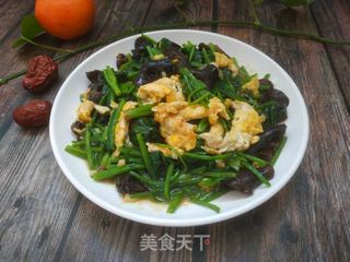 菠菜木耳炒鸡蛋的做法步骤：11