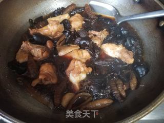 腐竹海参木耳烧翅根的做法步骤:10