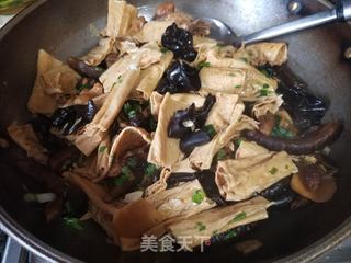 腐竹海参木耳烧翅根的做法步骤:12