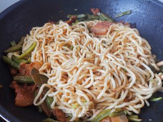 五花肉豆角焖面的做法步骤:11