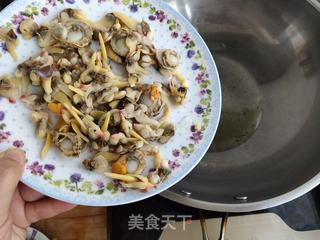 辣炒蚬子肉的做法步骤:5