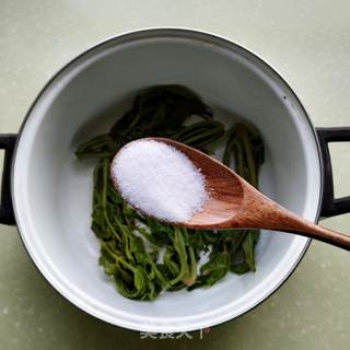腌香椿芽的做法步骤:5