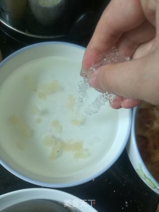桃胶酸奶坚果羹的做法步骤:2
