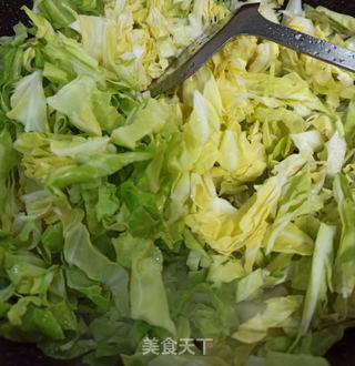 包菜肉丝拌面的做法步骤:5