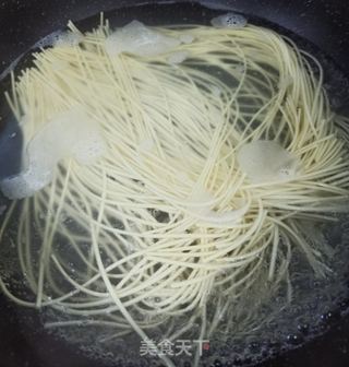 包菜肉丝拌面的做法步骤:9