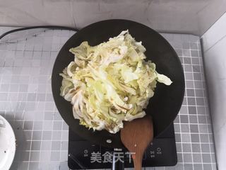 好吃到爆的腊肉手撕包菜的做法步骤：4