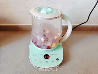 梦幻的银耳百合雪梨羹的做法步骤:6