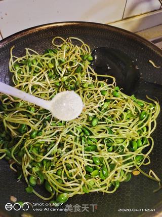 微辣版的炒黑豆芽的做法步骤：6