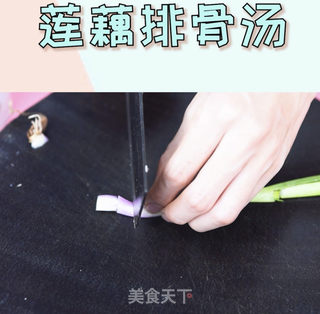 简单版的武汉莲藕排骨汤,太好喝了的做法步骤:6