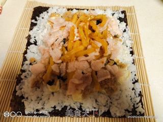 榨菜肉松虾片寿司的做法步骤:8