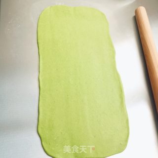 菠菜花朵馒头的做法步骤:8