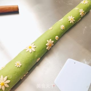 菠菜花朵馒头的做法步骤:12