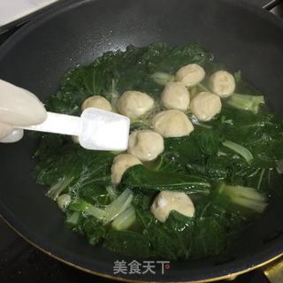 肉丸白菜汤的做法步骤：6