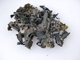 “ 酸辣美食 ”炝拌螺旋藻的做法步骤:2