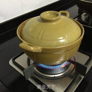 玉米萝卜莲藕骨头汤的做法步骤：6