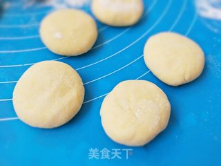 玉米面韭菜肉馅蒸饺的做法步骤:6
