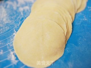 玉米面韭菜肉馅蒸饺的做法步骤:8