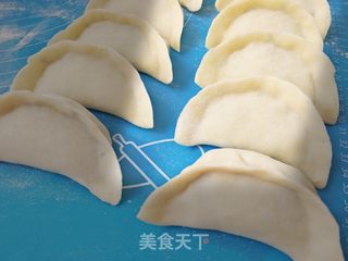 玉米面韭菜肉馅蒸饺的做法步骤:10