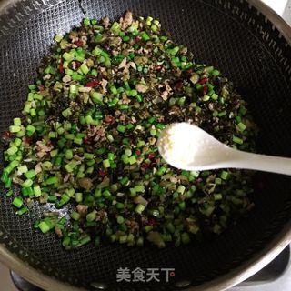 肉末雪菜炒蒜苔的做法步骤：6