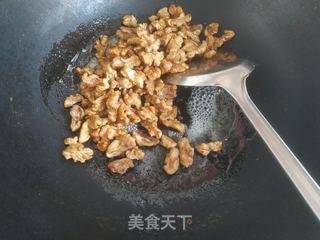 糖霜核桃仁的做法步骤:8