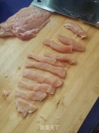 鸡肉版糖醋里脊的做法步骤:2