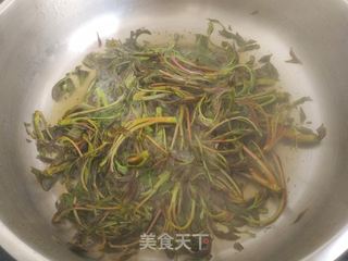 炸香椿芽的做法步骤:3
