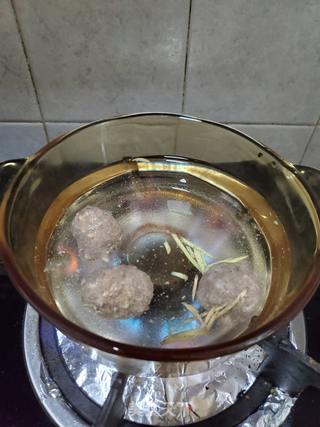 牛筋丸白菜汤的做法步骤:3