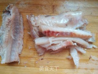 鳕鱼蔬菜饼的做法步骤:2