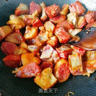 腊鸭腿茄子煲的做法步骤:5