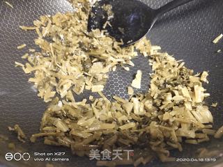 鸡蛋雪菜肉末面的做法步骤:3