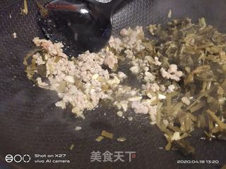 鸡蛋雪菜肉末面的做法步骤:4