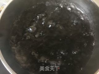 酸汤槐花猪肉饺的做法步骤：2