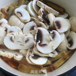 油豆腐口蘑汤的做法步骤：7