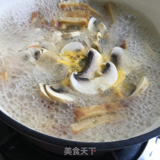 油豆腐口蘑汤的做法步骤：9