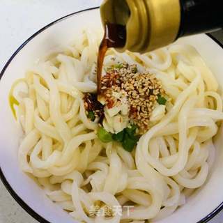 油泼细棍面-吃一碗想两碗的做法步骤:8
